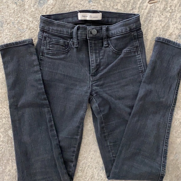 Gap 1969 easy legging, color black, size 26 long, original hem - Picture 3 of 4